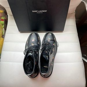 AUT Saint Laurent Lolita 20 Prairie ankle boots with floral print